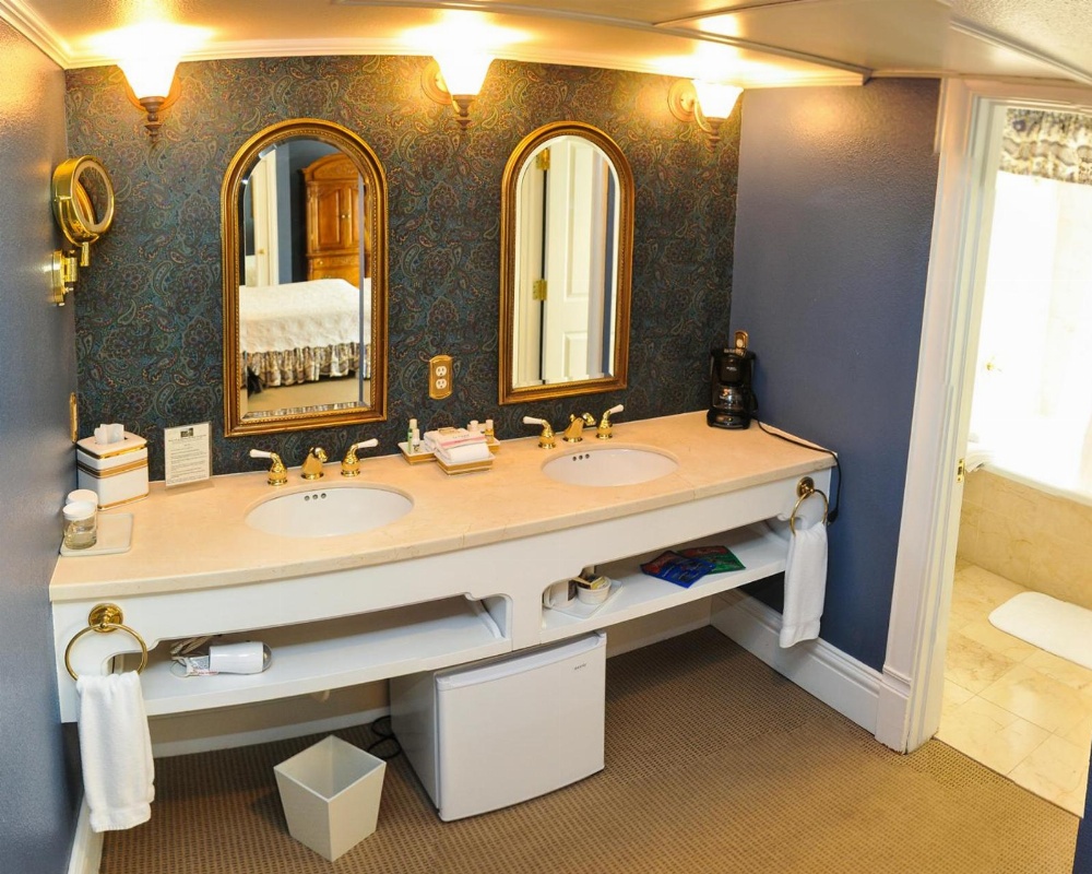 The Cliff House At Pikes Peak